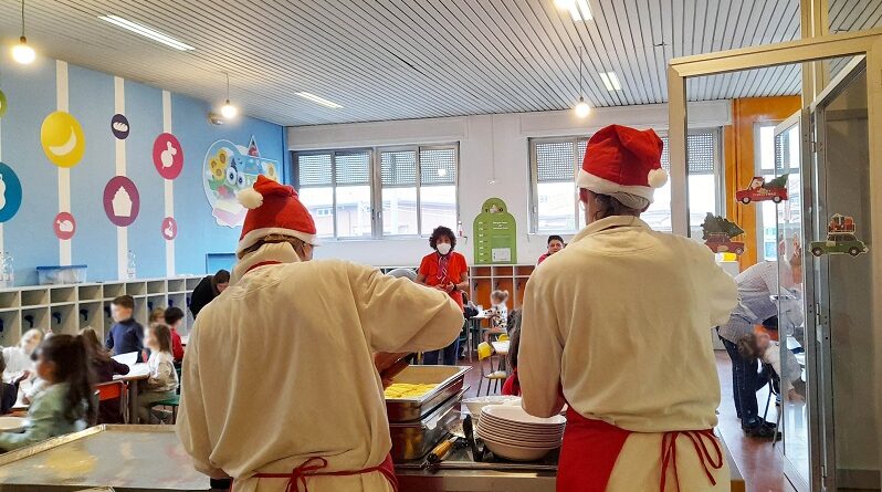 Il pranzo di Natale nelle scuole di Gussago con il golosissimo menù dedicato alla festività firmato Dussmann Service