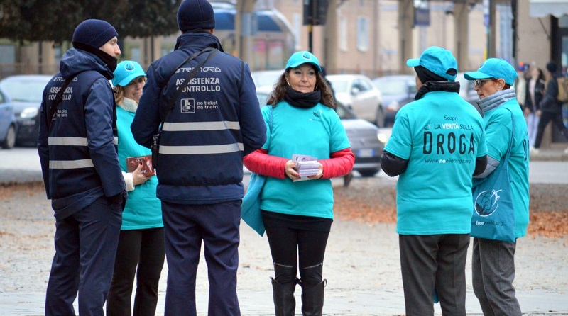 Prevenzione dalla droga in stazione nella Giornata Internazionale del Volontariato