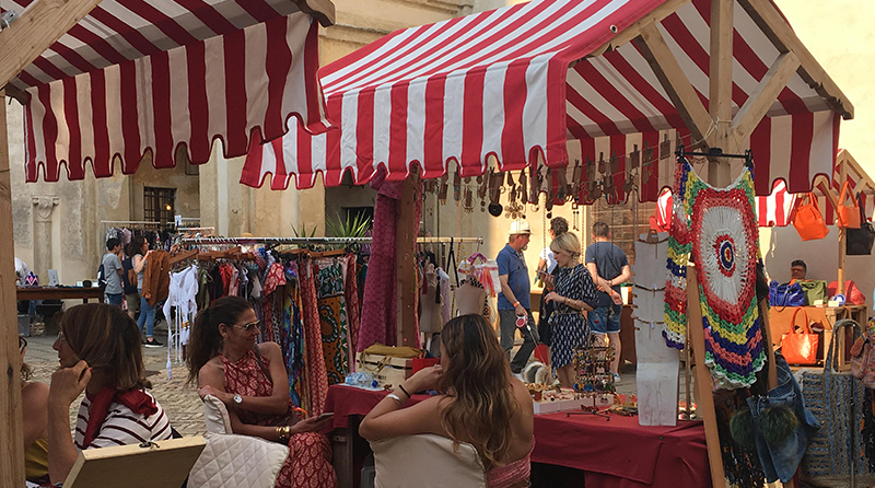 "Cose mai viste" al Castello di Padernello, una nuova edizione della mostra mercato della creatività, dedicata all’handmade e al riciclo creativo