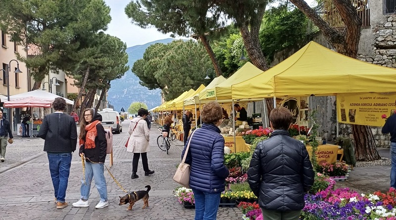 Festa della mamma nei mercati contadini lombardi tra cibo, fiori, laboratori manuali e solidarietà