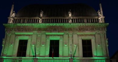 Fibrosi cistica, una settimana dedicata al test per i portatori sani. Palazzo Loggia illuminato di verde tra il 23 e il 24 settembre