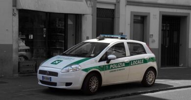 Controlli nella zona di via Milano: sanzioni ad automobilisti e attività commerciali non in regola