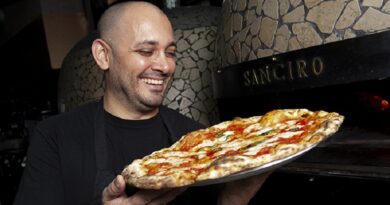 Ciro Di Maio presenta la Pizza della Felicità