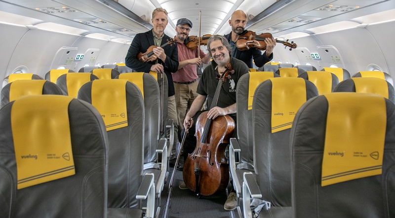 Il Quartetto di Cremona porta la musica classica ad alta quota, con una performance esclusiva a bordo di un volo Vueling