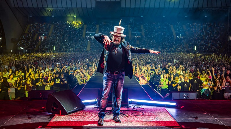 Zucchero, un 2025 negli stadi con il tour "Overdose d'amore"