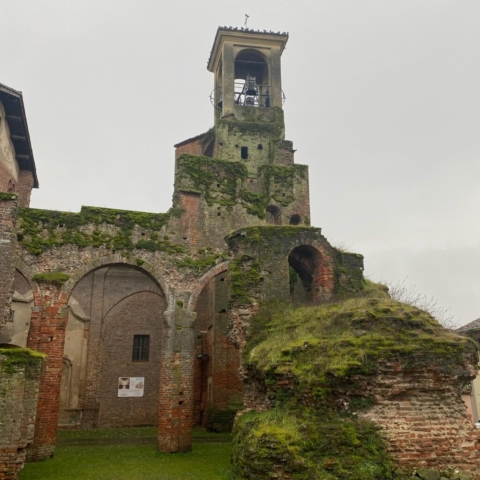 Lombardia da scoprire: Lomello (PV) - Foto: @viaggiare_in.italia