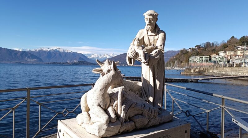 𝐋𝐨𝐦𝐛𝐚𝐫𝐝𝐢𝐚 𝐝𝐚 𝐬𝐜𝐨𝐩𝐫𝐢𝐫𝐞: Laveno Mombello (VA), uno dei maggiori scali del Lago